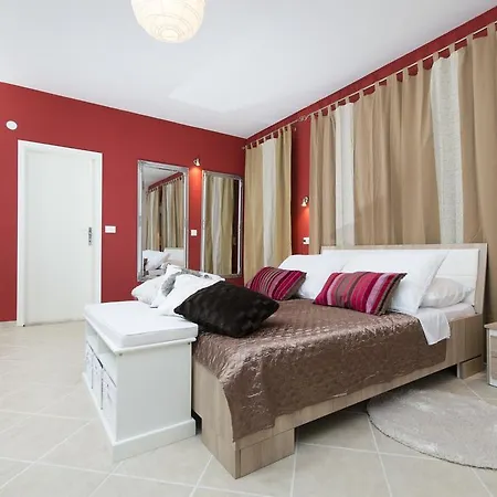 Francesca アパート