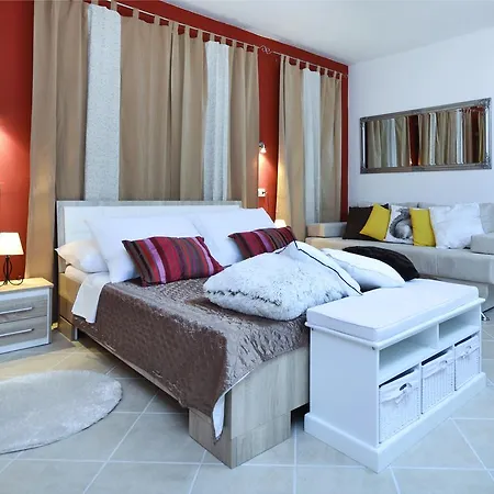 Francesca Apartment *